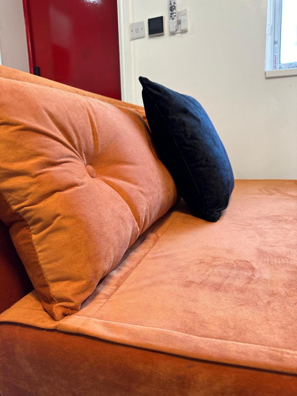 Shm Stays Ensuite Rooms Great For Long Term Stays & Short Stays 15 Min Drive To City Centre & Airport 5 Min Walk To Shops And Train Station 10 Mins To High Street Birmingham Exterior photo